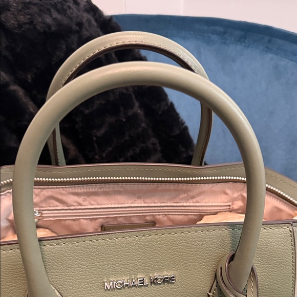Michael Kors Olive Green Leather Satchel with Logo Charm - Picture 4 of 14